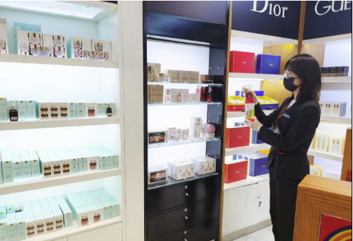 【中國(guó)免稅人在行動(dòng)·一線直擊篇】之九： 防“疫”當(dāng)前，服務(wù)不減，為恢復(fù)經(jīng)營(yíng)提供堅(jiān)實(shí)保障