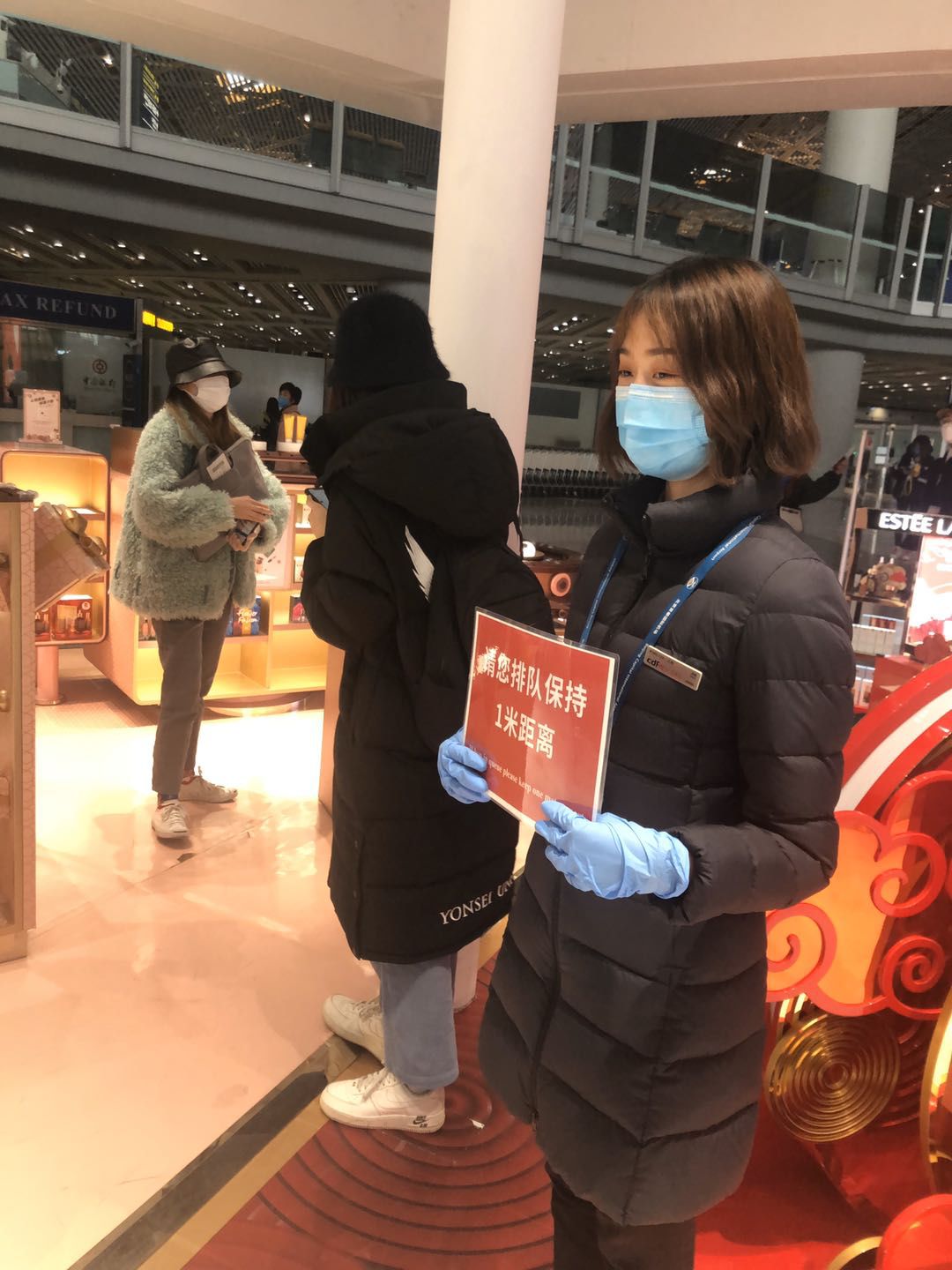 【中國(guó)免稅人在行動(dòng)·一線直擊篇】之十五： 不畏艱險(xiǎn)戰(zhàn)疫情，無私奉獻(xiàn)顯大愛