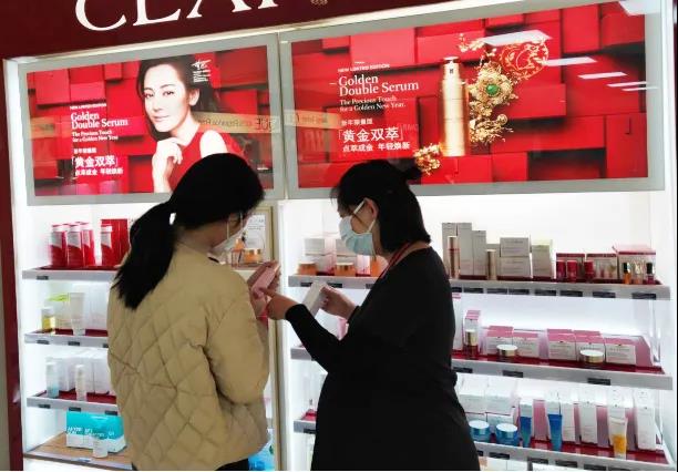 【中國免稅人在行動·一線直擊篇】之三十：疫情無情，服務(wù)有愛 致敬可愛的免稅人