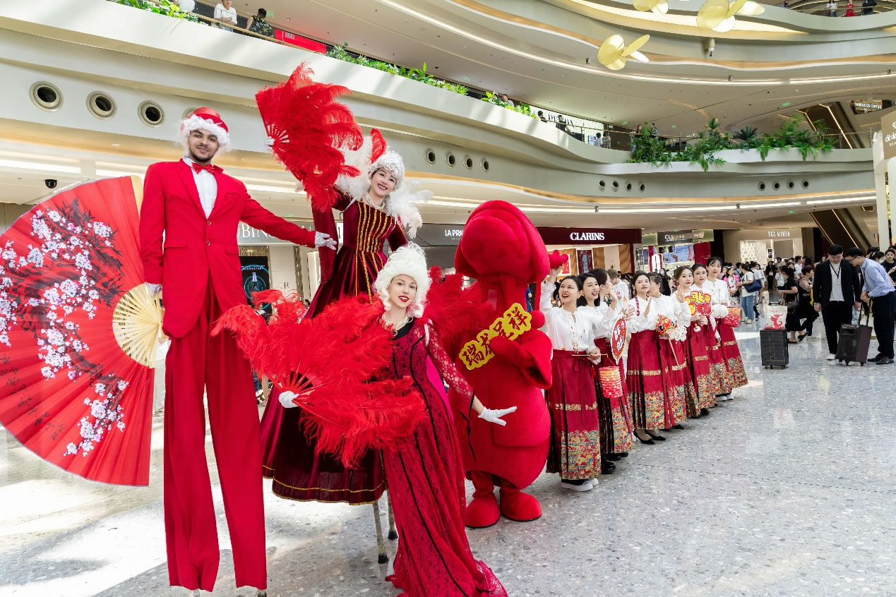 中免集團海南門店多端發(fā)力，助力春節(jié)免稅消費取得“開門紅”